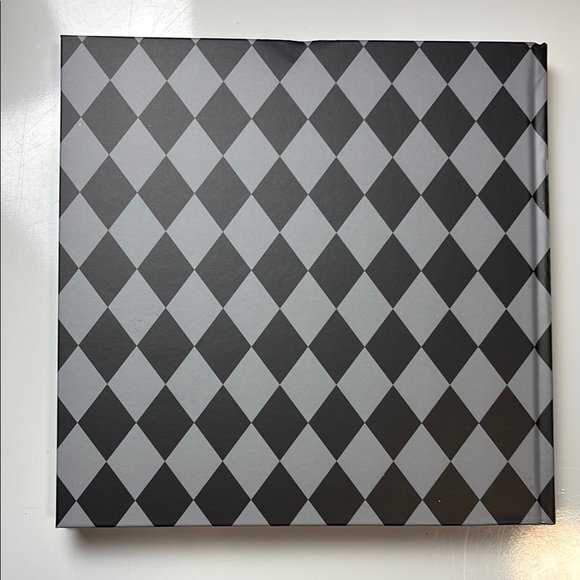 Queen & A Night at the Opera 50 years Gillian G. Gaar hardcover book - Picture 4 of 4